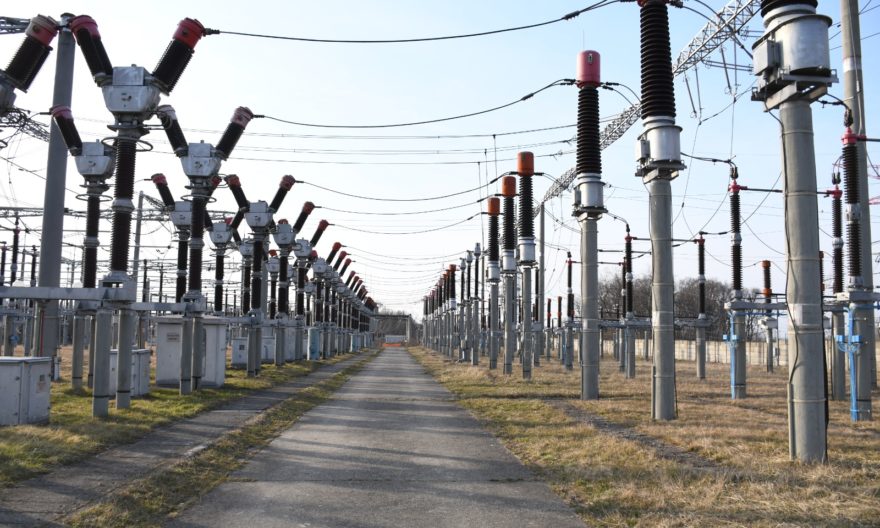 Consumul de energie electrică a scăzut cu 5,3% după primele opt luni din 2022