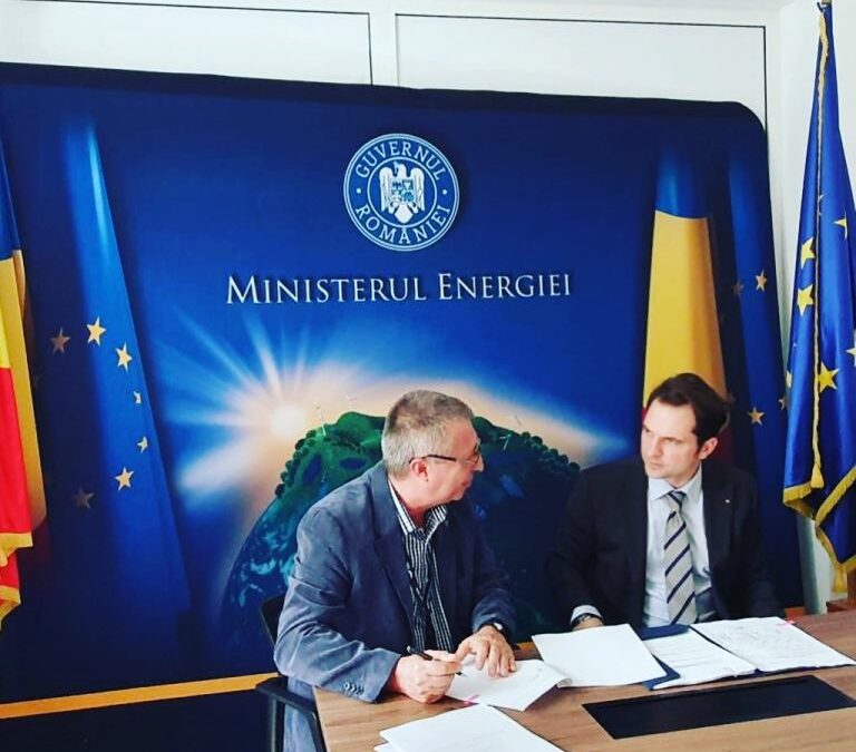 Au fost semnate primele 12 contracte pentru investiția 1 din PNRR pentru noi capacități de producție energie din surse regenerabile | InvesTenergy