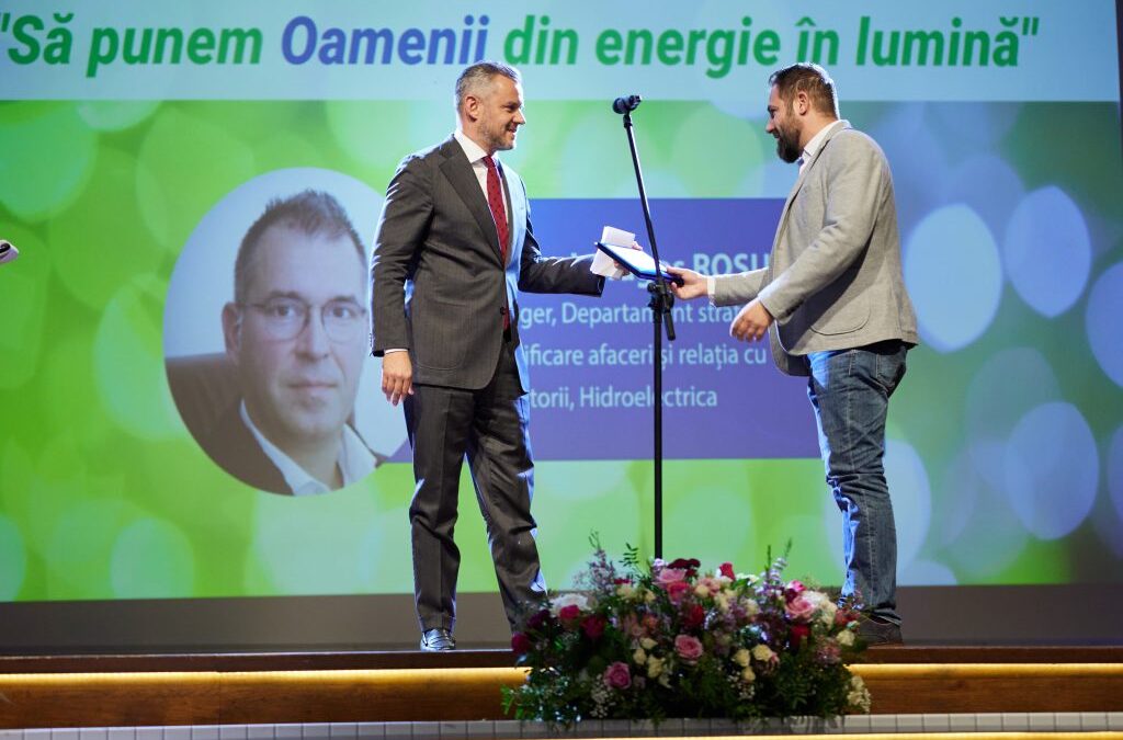 VIDEO Dragoș ROȘU este Specialistul de la Hidroelectrica premiat la Gala InvesTenergy. “De numele lui se leagă succesul listării la bursă a companiei” | InvesTenergy
