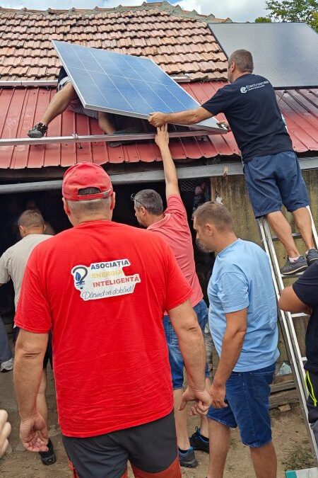 Peste o sută de case izolate, electrificate în şase ani prin programul “Energie pentru Viaţă”