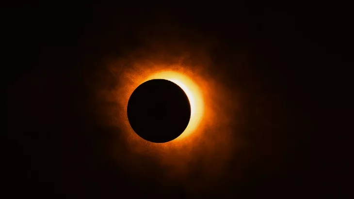 Eclipsa din 12 august, un spectacol rar și un test previzibil pentru sistemele energetice europene