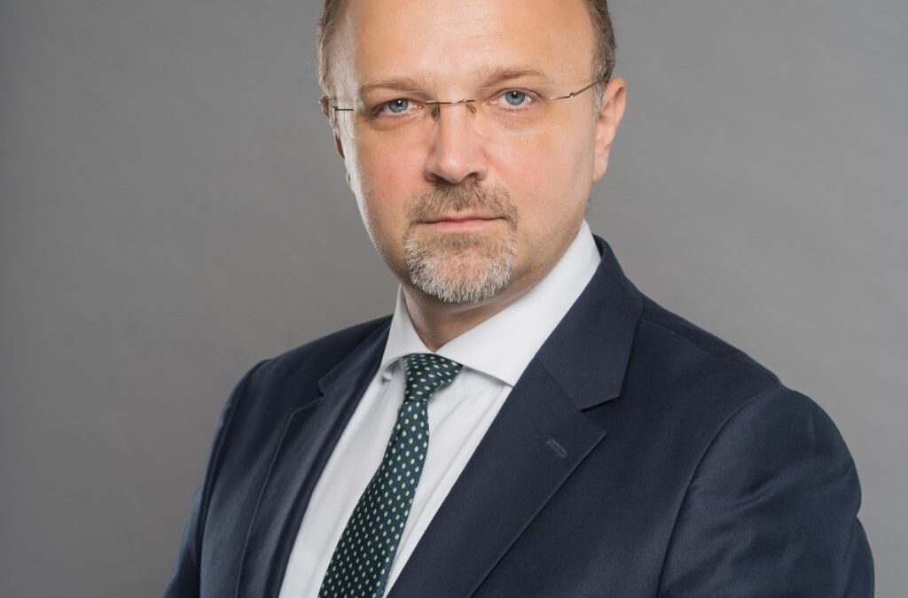 Fondurile deschise de investiții au atras peste 41.000 de noi investitori în august. Activele pieței sunt în creștere cu aproape 30% în 2026 (AAF)