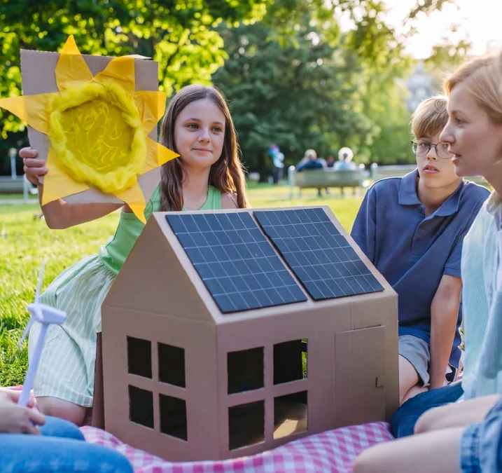 PPC Energie lansează campania „Panouri fotovoltaice pentru școli, energie pentru tine”  | InvesTenergy