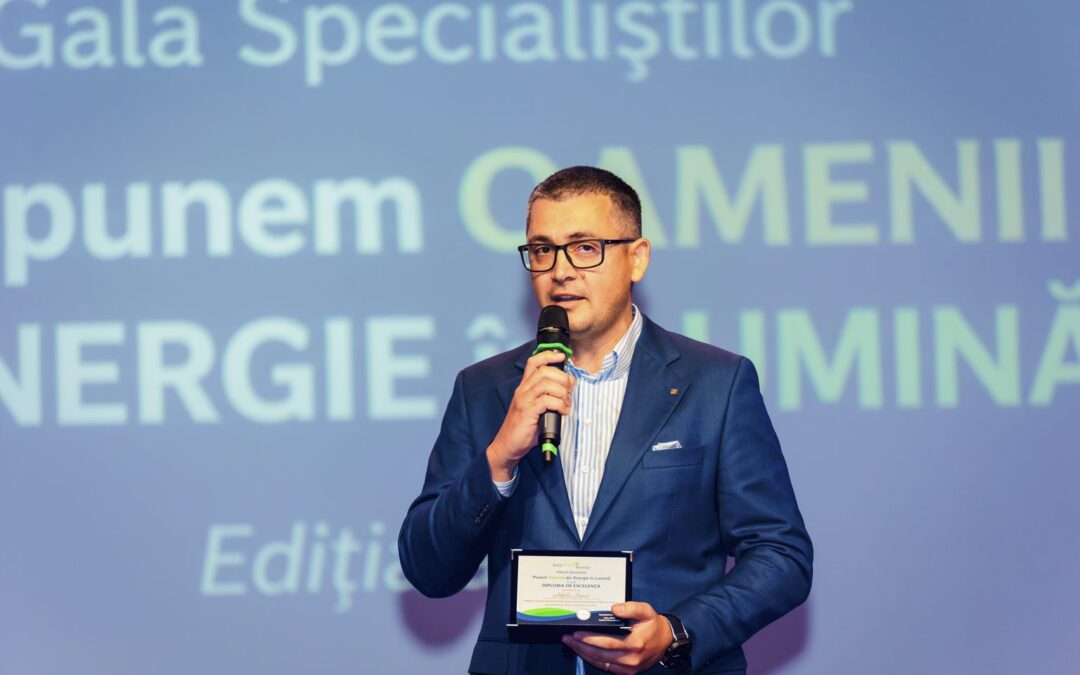 VIDEO “Punem Profesorii în Lumină”. Conf. dr. ing. Attila Simó, premiat pentru formarea noilor generații de specialiști. Omul care investește în tineri, cu pasiune, dăruire și încredere | InvesTenergy