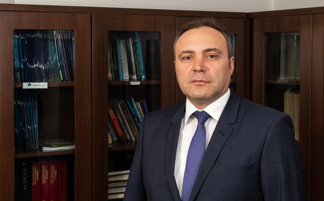 Un Specialist la Ministerul Energiei. Dumitru Chisăliță, propus ministrul Energiei în Cabinetul Niculescu | InvesTenergy
